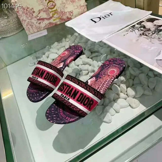 Dior গোলাপি বেগুনি মুদ্রিত ম্যান্ডালা সোল ওয়াইড ব্র্যান্ডেড স্ট্র্যাপ স্লিপার্স 5