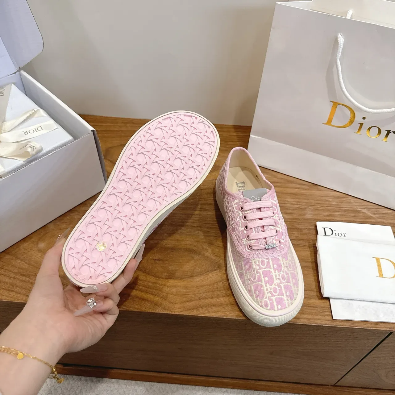 Dior Chaussures Lifestyle Monogrammées en Toile Rose et Blanc Basse 2