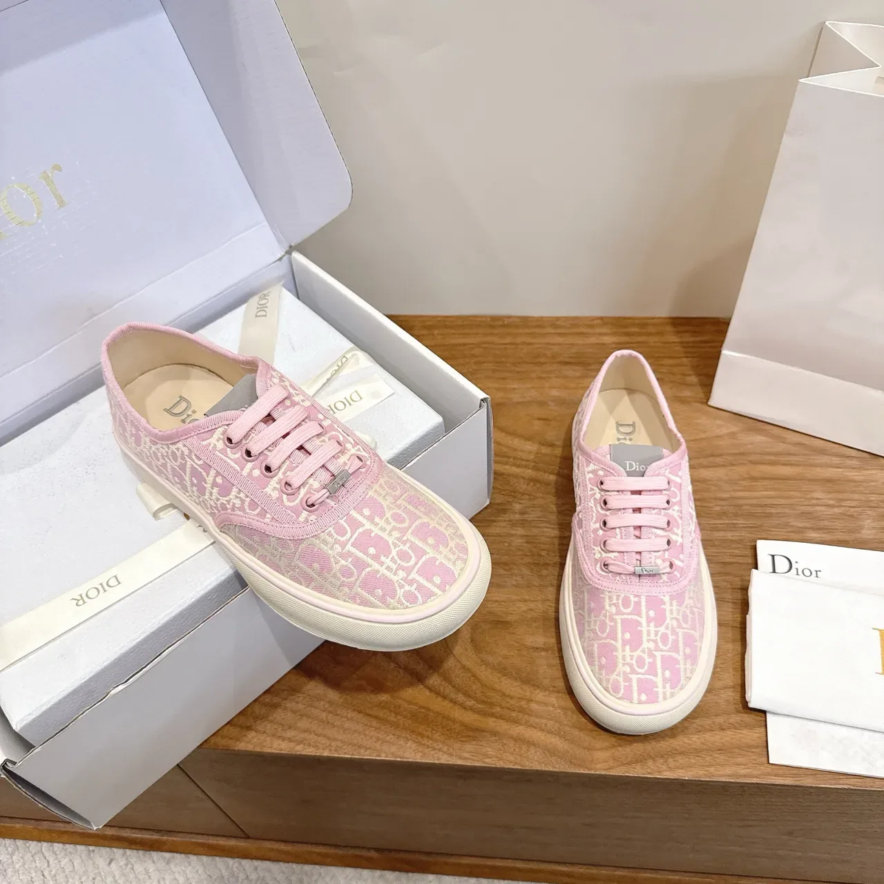 Dior Chaussures Lifestyle Monogrammées en Toile Rose et Blanc Basse 4