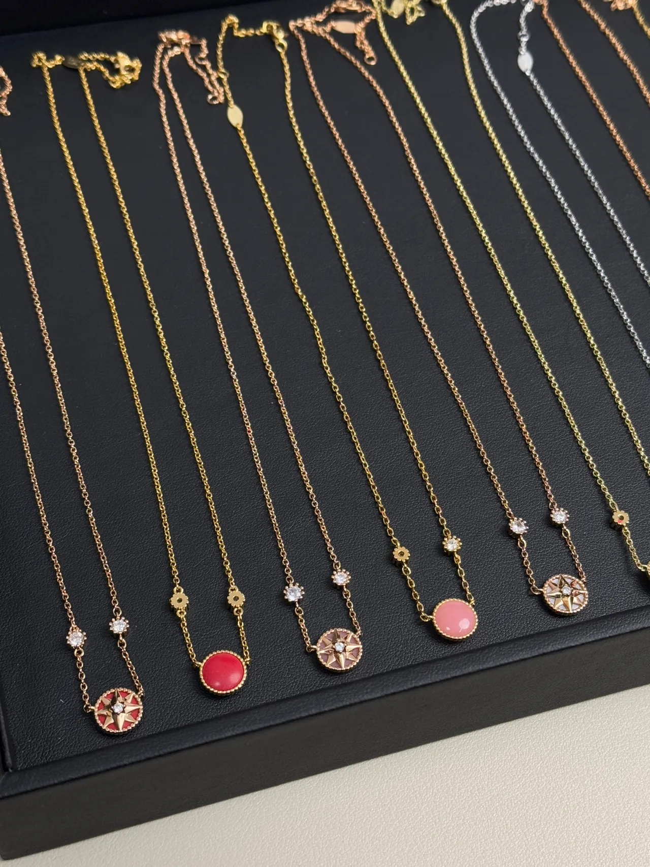Dior Rose des Vents Colliers pendentifs délicats en étoile de boussole 5