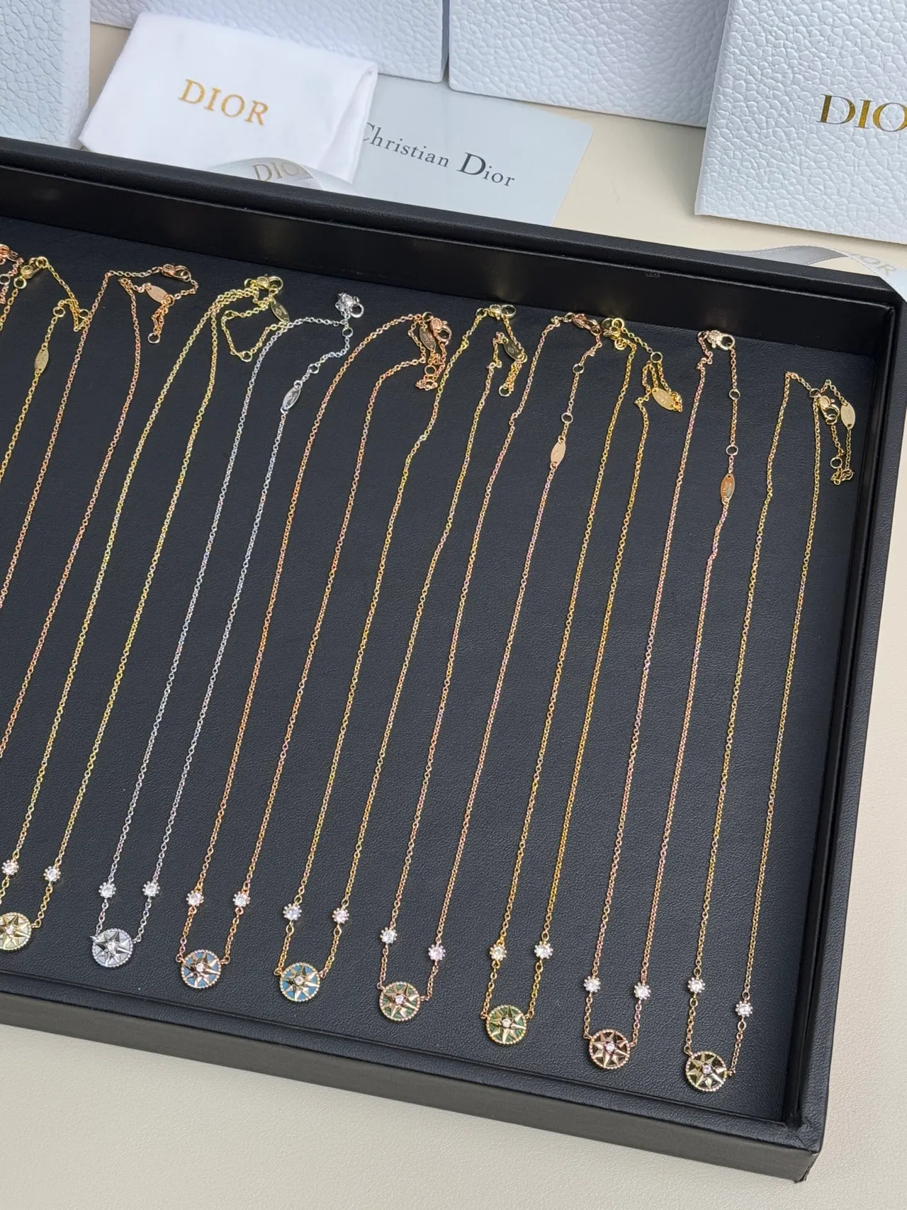Dior Rose des Vents Colliers pendentifs délicats en étoile de boussole 7
