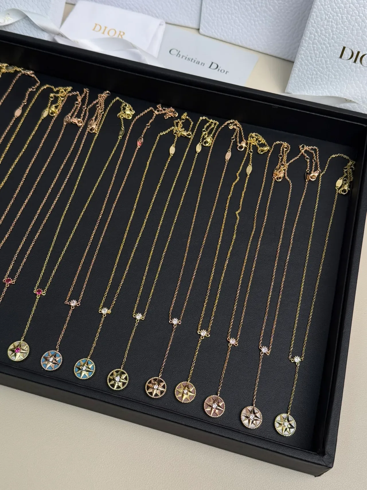 Dior Rose des Vents Colares Pendentifs de Esmalte e Gemas de Tom Dourado 5