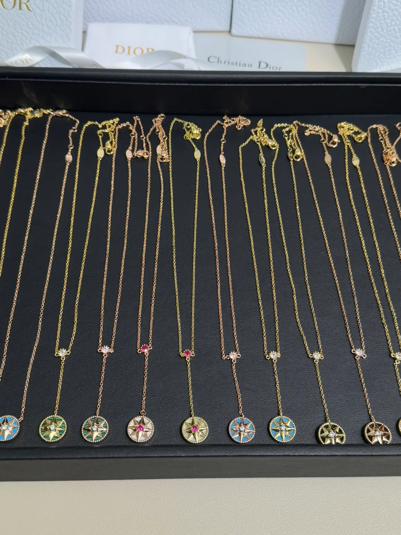 Dior Rose des Vents Colares Pendentifs de Esmalte e Gemas de Tom Dourado 9