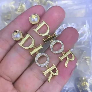 Dior Rose des Vents 金色珍珠水晶 DIOR 字母滴坠耳环