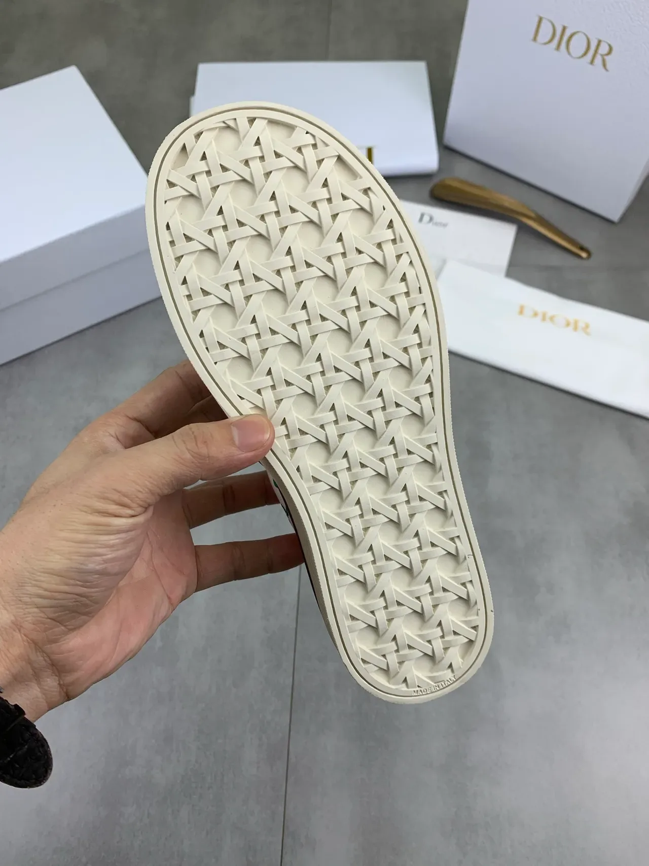 Dior Tênis Lifestyle Branco e Rosa Bordados Florais de Lona Superior 3