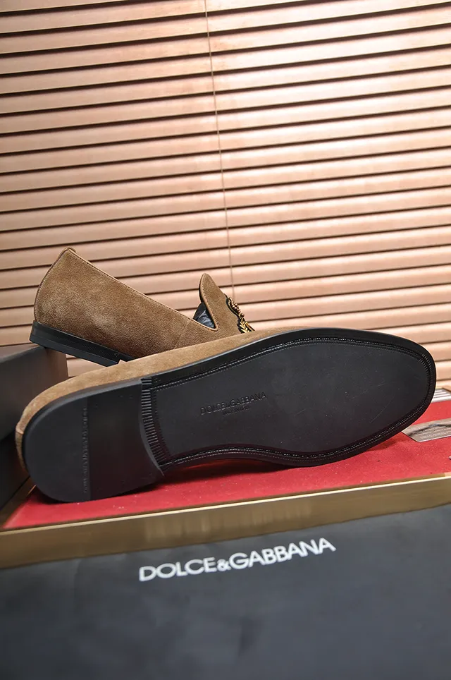 Dolce & Gabbana Beige Noir Daim Supérieur Brodé Crest Mocassin 3