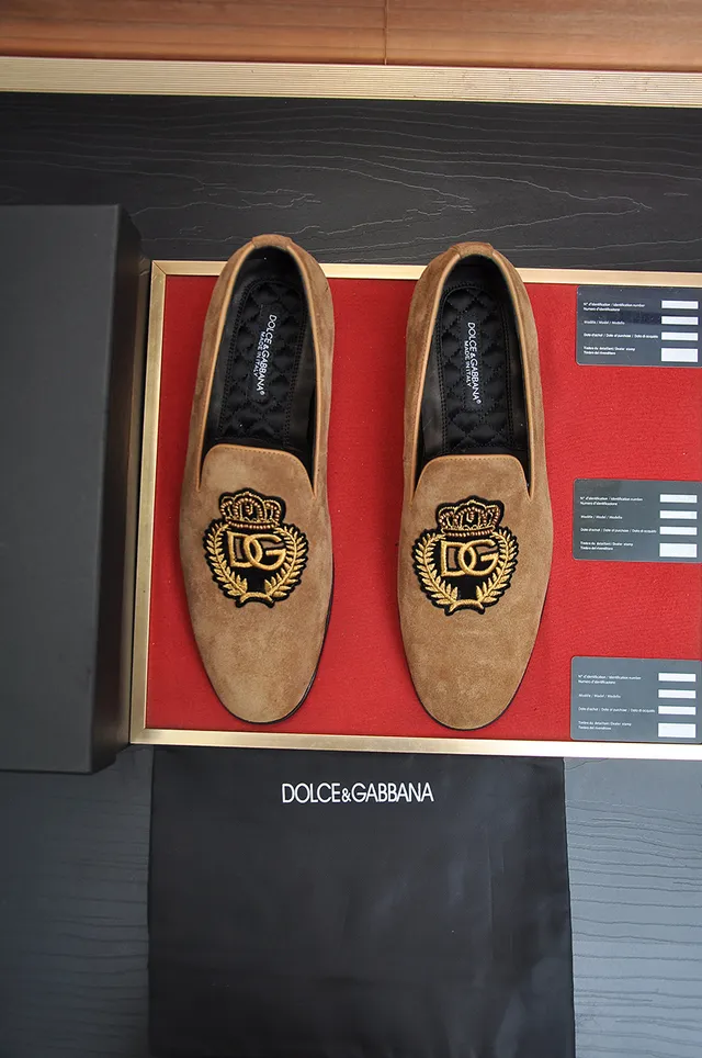 Dolce & Gabbana Beige Noir Daim Supérieur Brodé Crest Mocassin 5