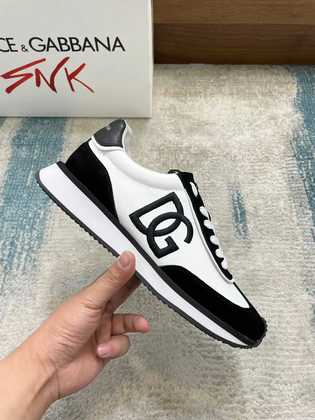 Dolce &amp; Gabbana Preto e Branco DG Monogram Tênis Lifestyle 5