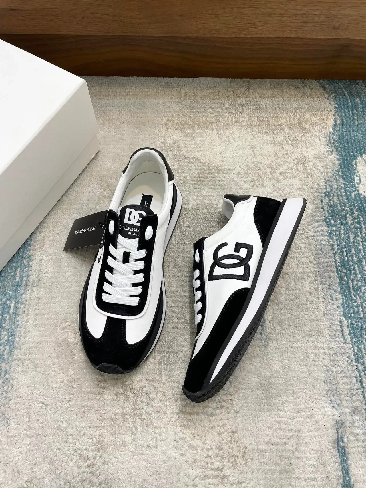 Dolce &amp; Gabbana Preto e Branco DG Monogram Tênis Lifestyle 8