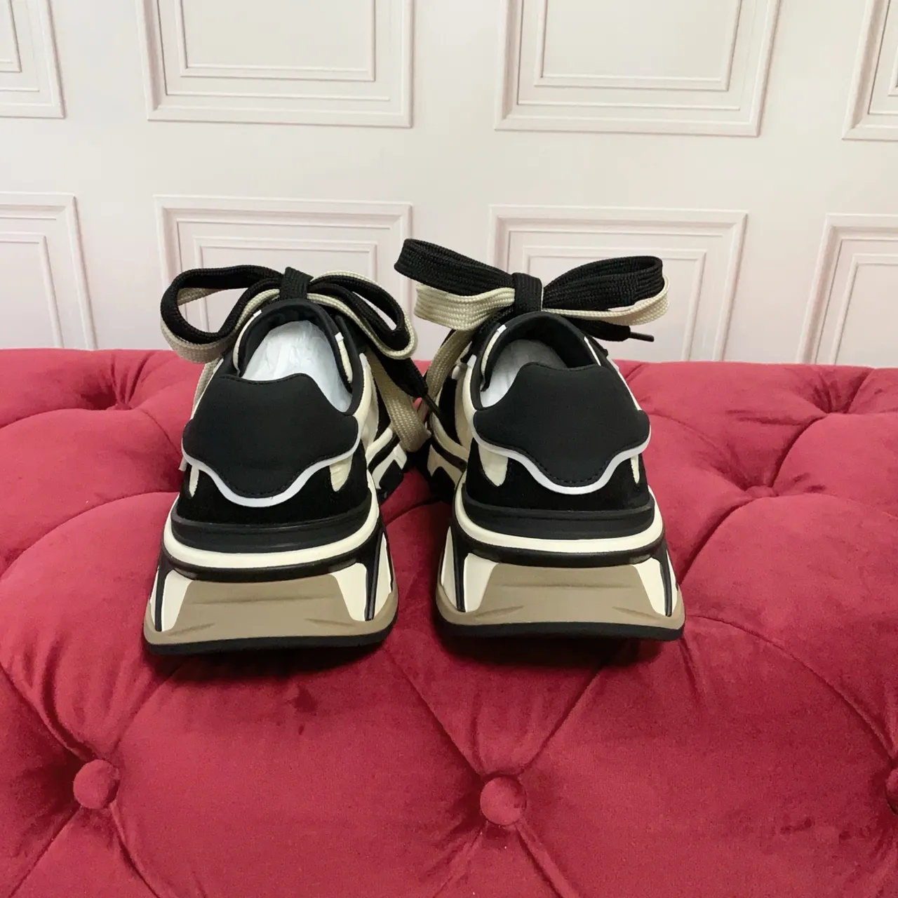 Dolce & Gabbana نعل أسود بيج oversized مونوغرام حذاء رياضي كبير 2