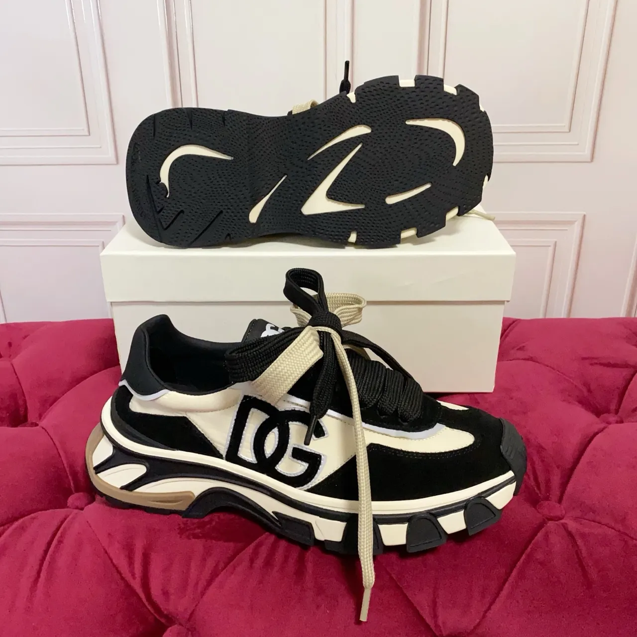 Dolce & Gabbana نعل أسود بيج oversized مونوغرام حذاء رياضي كبير 3