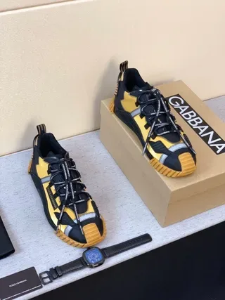Dolce & Gabbana Tênis de estilo de vida pretos e amarelos sola esculpida com sulcos sobreposições sintéticas em camadas 3