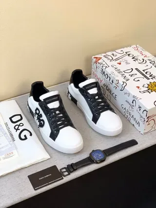 Dolce & Gabbana D&G Graffiti Logo Sneakers Lifestyle Blanc et Noir 2