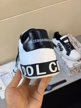 Dolce & Gabbana D&G Graffiti Logo Sneakers Lifestyle Blanc et Noir 4