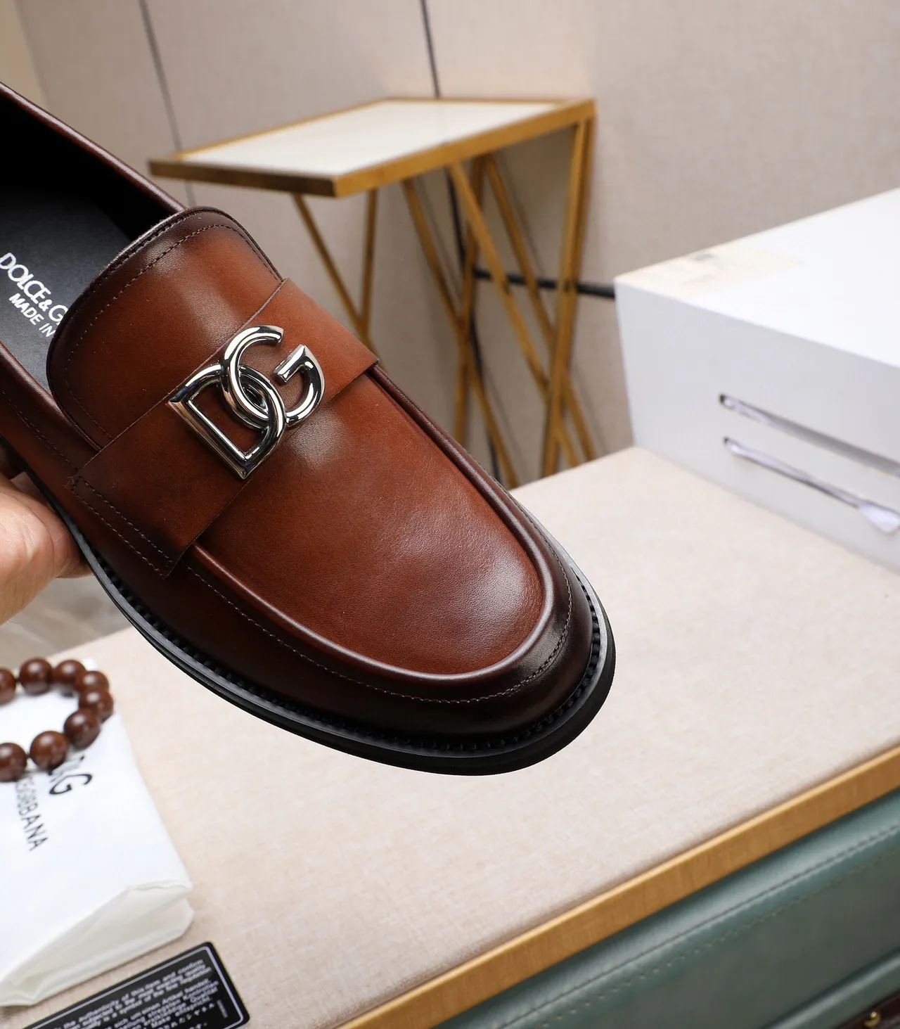 Dolce & Gabbana DG Buckle Loafer Mocassins de couro marrom para homens 8
