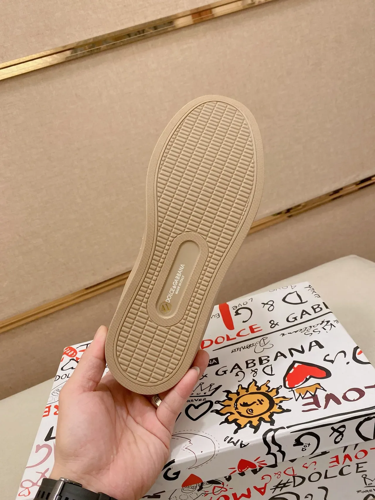 Dolce & Gabbana Portofino Beige cuir lisse supérieur embossé DG Logo sneakers lifestyle 2
