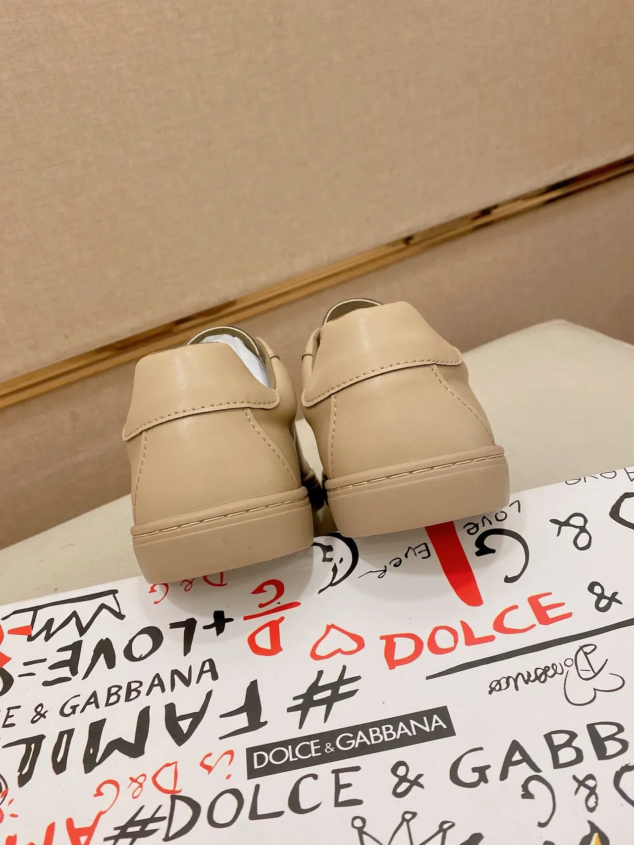 Dolce & Gabbana Portofino Beige cuir lisse supérieur embossé DG Logo sneakers lifestyle 3