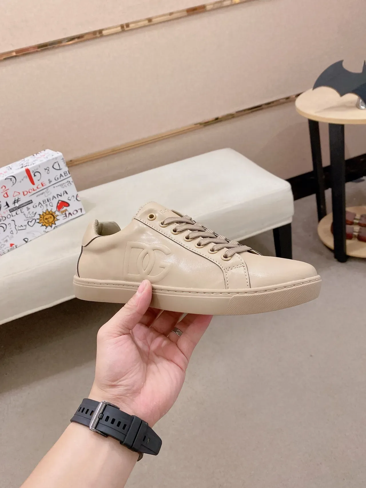 Dolce & Gabbana Portofino Beige cuir lisse supérieur embossé DG Logo sneakers lifestyle 5