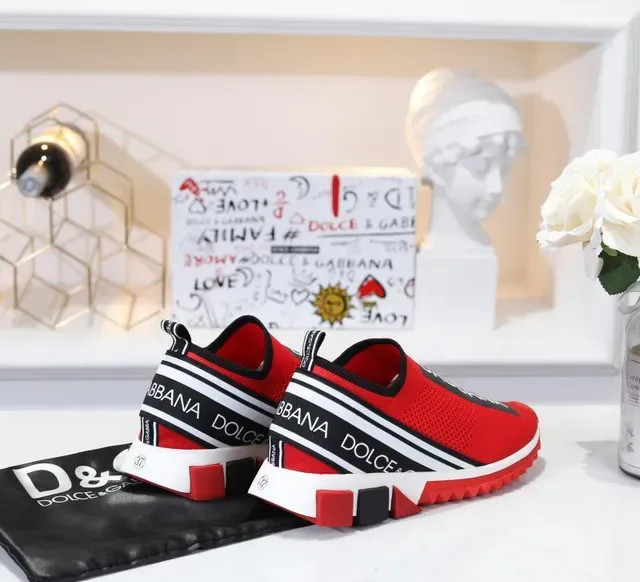 Dolce & Gabbana tênis lifestyle vermelho e preto com upper de knit, bandas de branding no lateral bold e slip-on 3