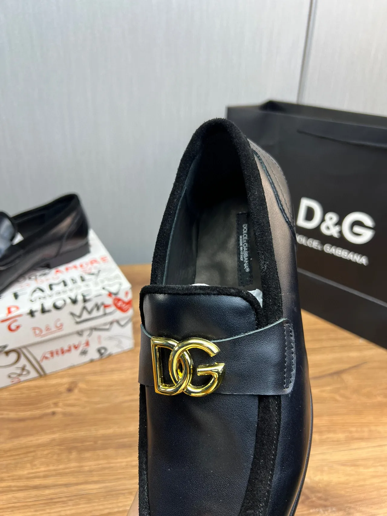 Dolce & Gabbana Cuero negro dorado DG hebilla Loafer 8