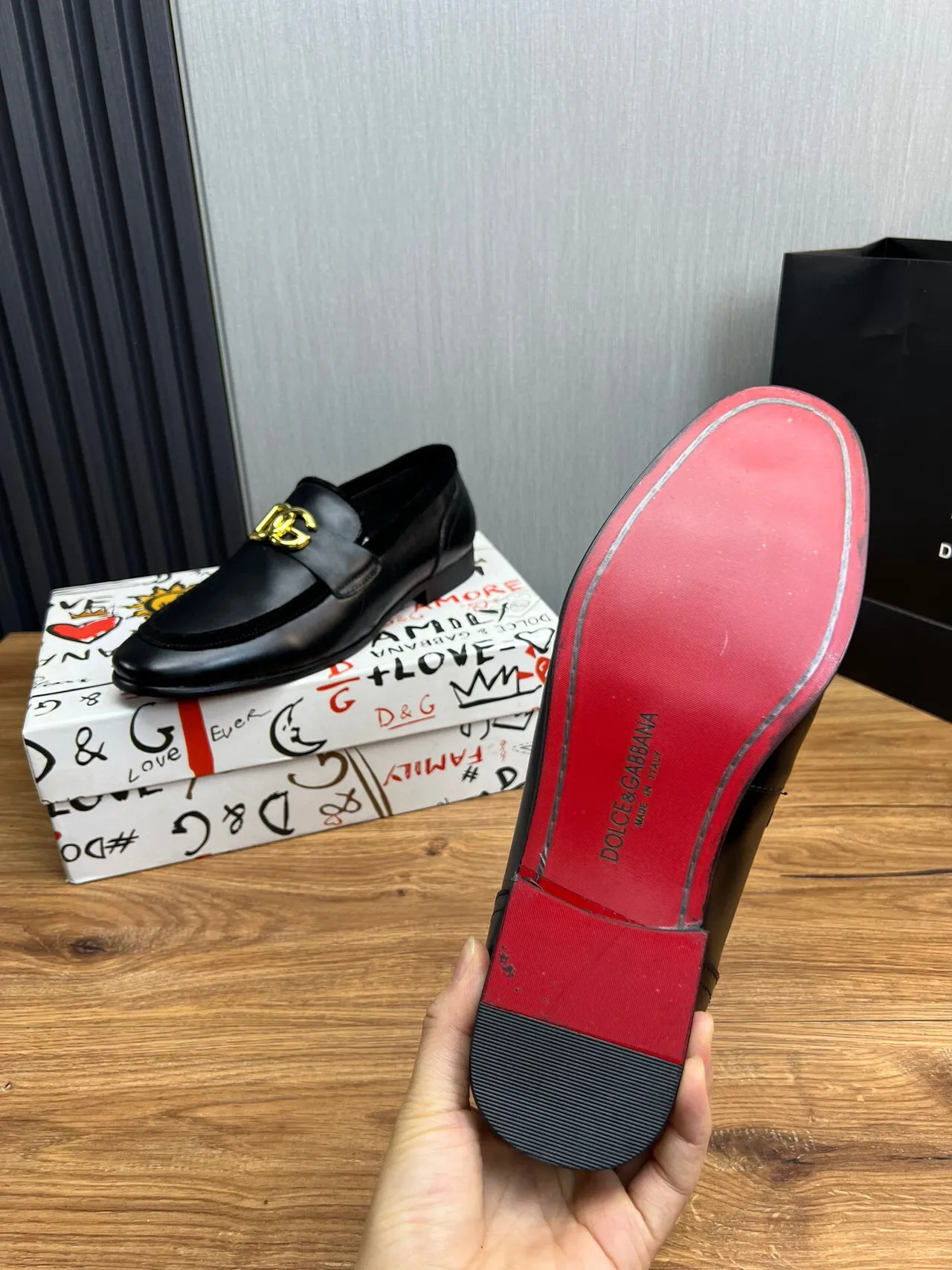 Dolce & Gabbana Cuero negro dorado DG hebilla Loafer 9