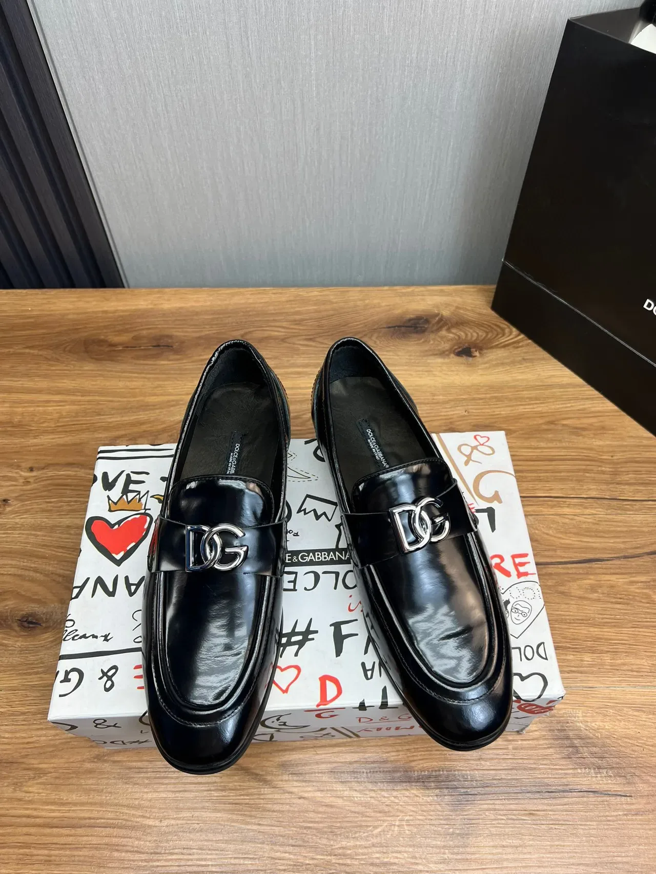 Dolce & Gabbana DG Buckle Mocassins Cuir Verni Noir 2