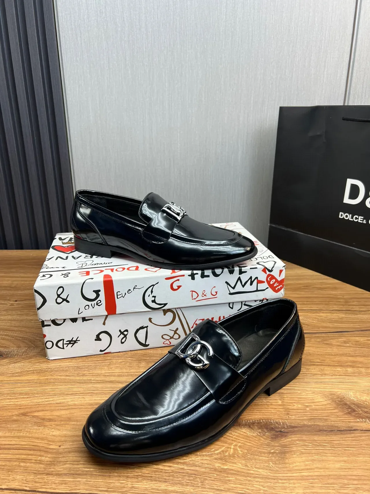 Dolce & Gabbana DG Buckle Mocassins Cuir Verni Noir 4