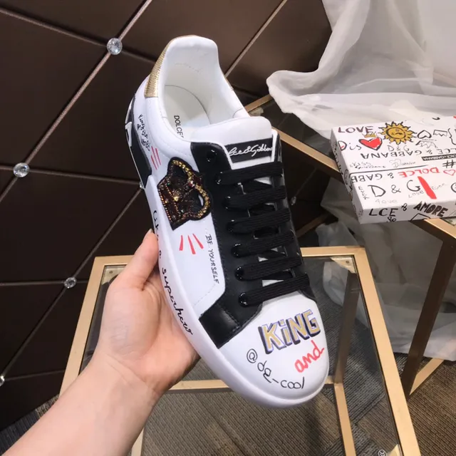 Dolce & Gabbana Portofino Tênis Lifestyle Brancos e Pretos com Graffiti-Print de Couro e Borracha 2