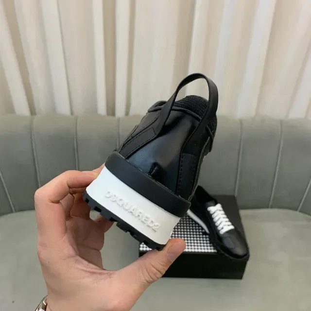 Dsquared2 ICON Sneakers Noir et Blanc Lifestyle 3