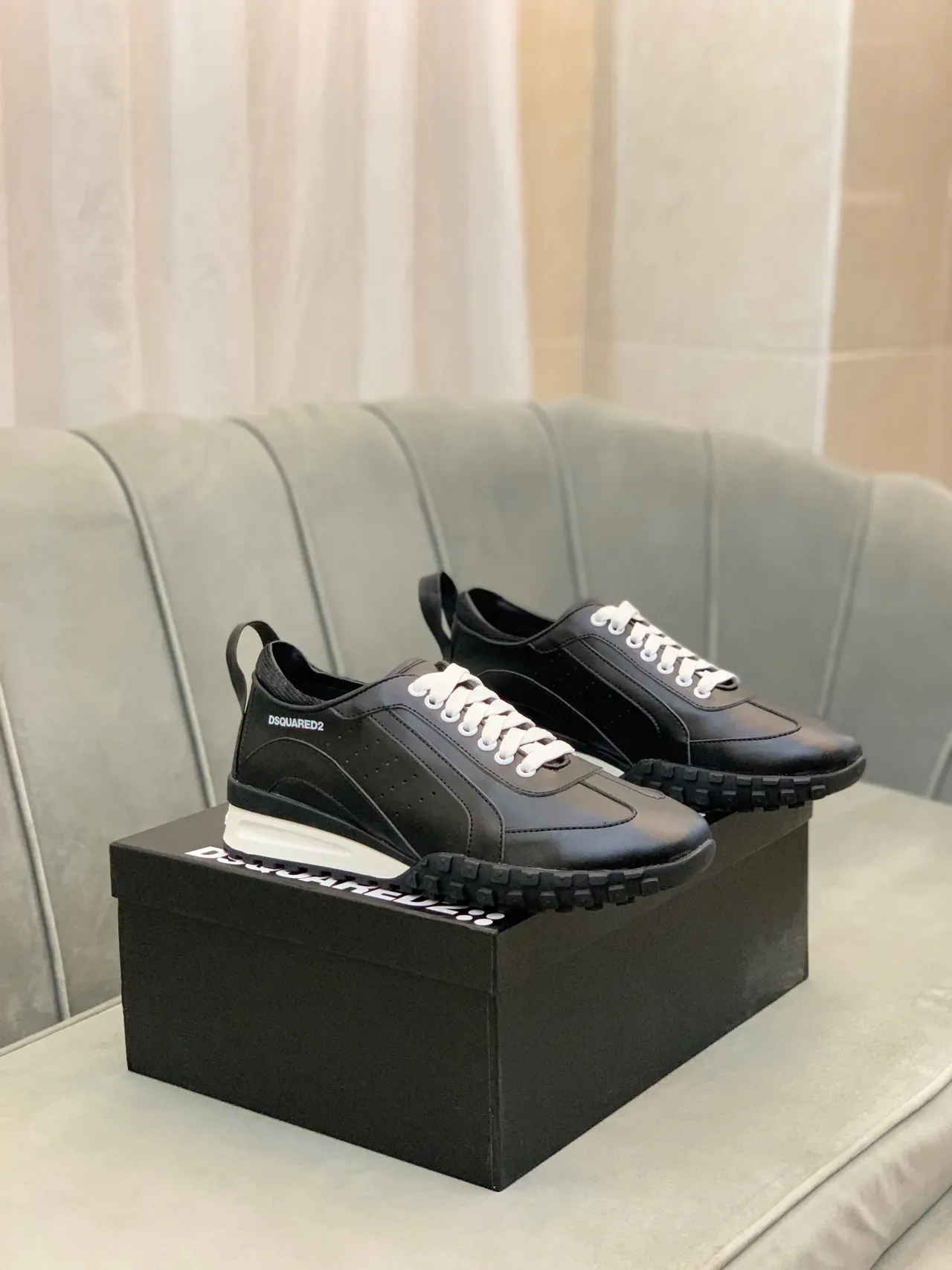 Dsquared2 ICON Sneakers Noir et Blanc Lifestyle 7