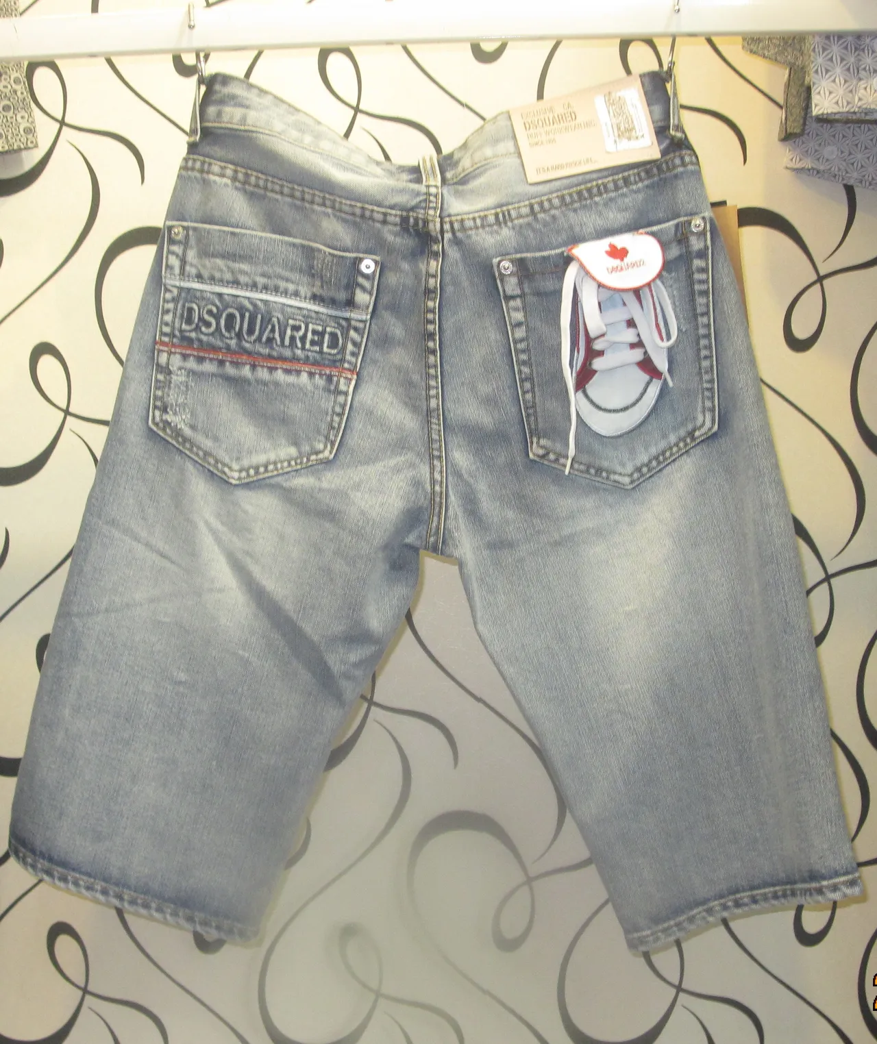 Dsquared2 Shoe Pocket Light Wash Denim Shorts 11