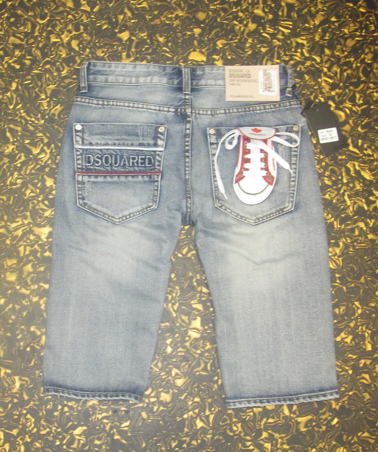 Dsquared2 Shoe Pocket Light Wash Denim Shorts 13