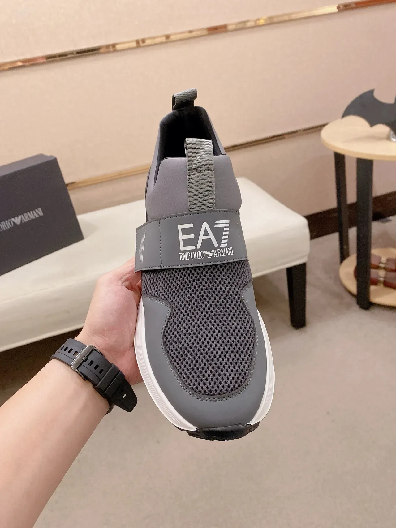 Emporio Armani Baskets lifestyle gris blanc slip-on avec upper en maille et synthétique 2