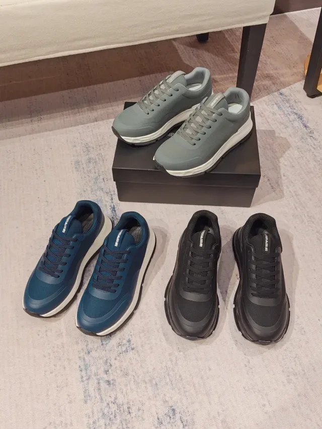 Emporio Armani Monochrome Noir Semelle Sculptée Chaussure Lifestyle 2