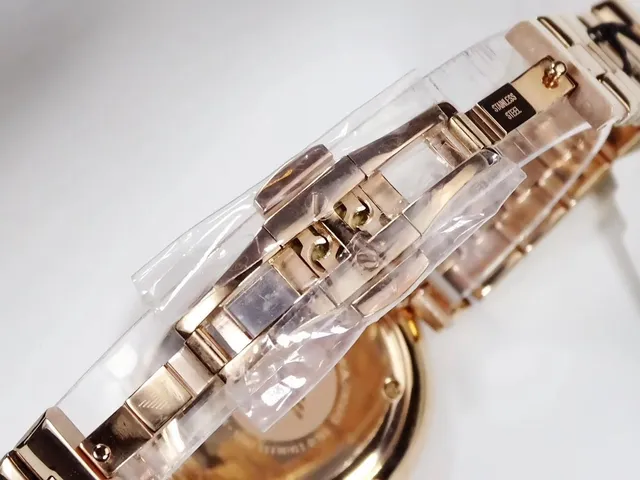 Emporio Armani Star Motif Montre à Quartz Or Rose 4