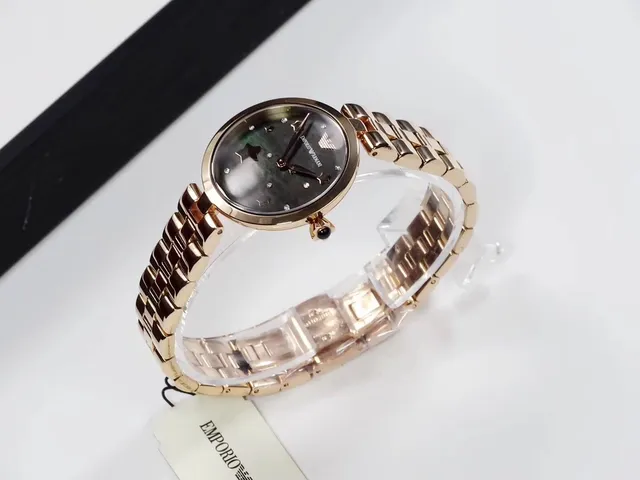 Emporio Armani Star Motif Montre à Quartz Or Rose 6