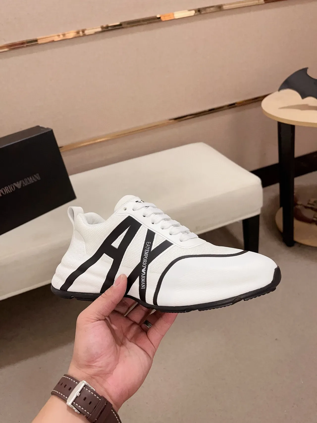 Emporio Armani Blanc Noir Maille Supérieure Rayures Monogramme Bold Sneakers Lifestyle 4