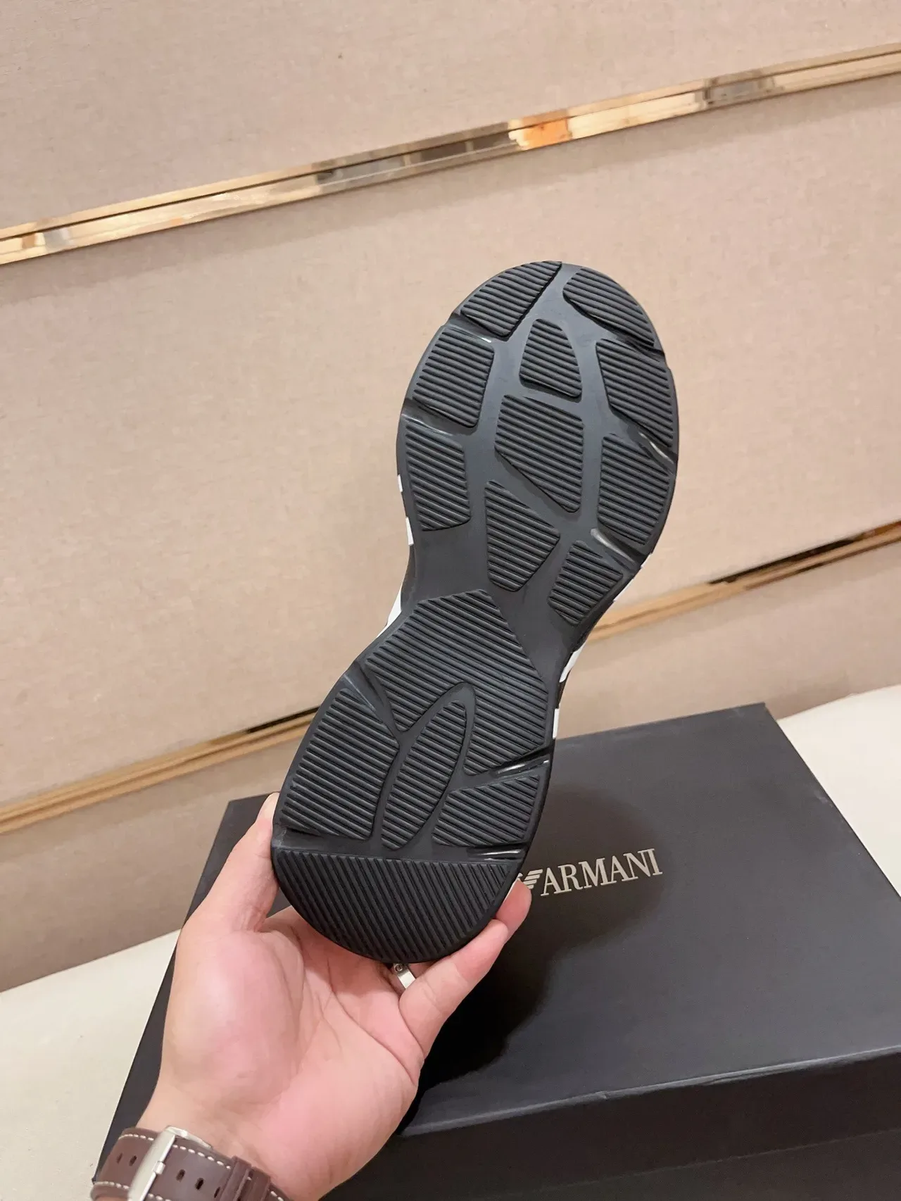 Emporio Armani Blanc Noir Maille Supérieure Rayures Monogramme Bold Sneakers Lifestyle 9