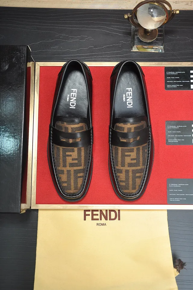 Fendi Preto Marrom Couro FF Monograma Tira Mocassim 2
