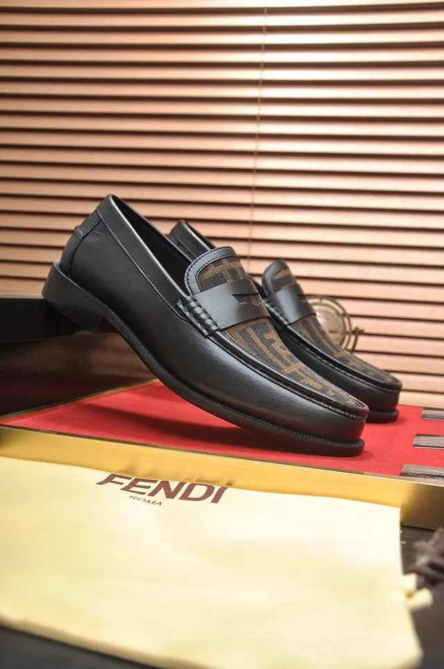 Fendi Preto Marrom Couro FF Monograma Tira Mocassim 3