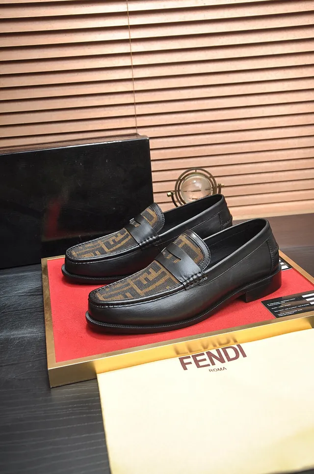 Fendi Preto Marrom Couro FF Monograma Tira Mocassim 4