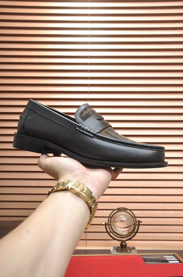 Fendi Preto Marrom Couro FF Monograma Tira Mocassim 5