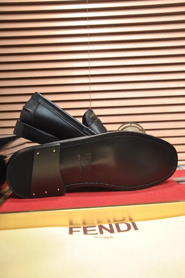 Fendi Preto Marrom Couro FF Monograma Tira Mocassim 7