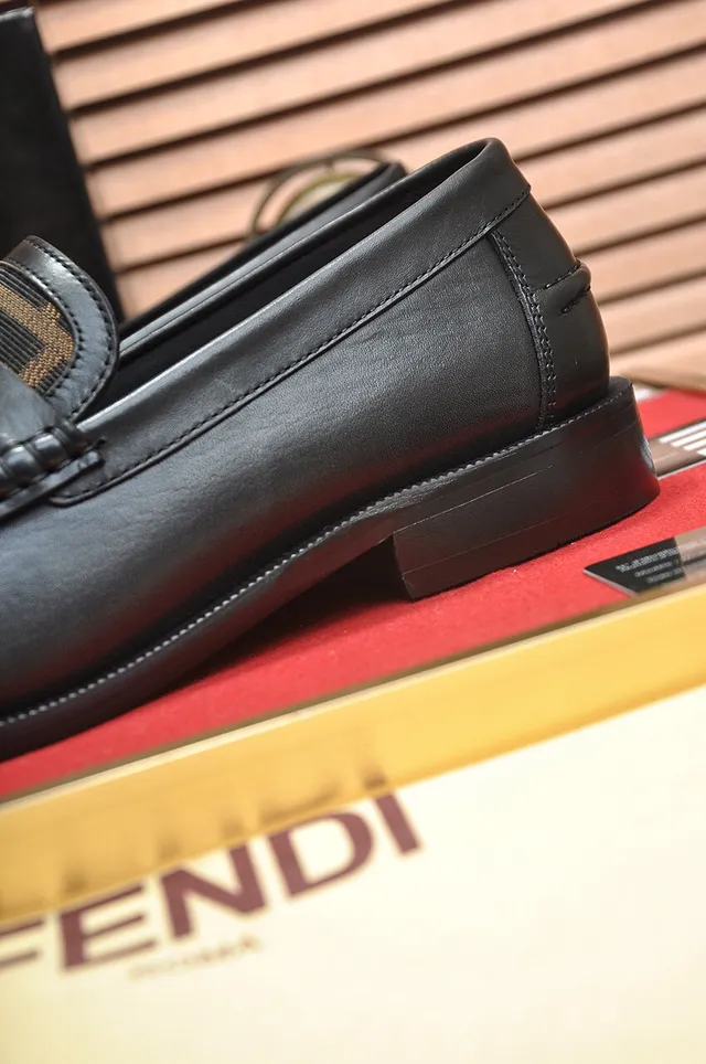 Fendi Preto Marrom Couro FF Monograma Tira Mocassim 9
