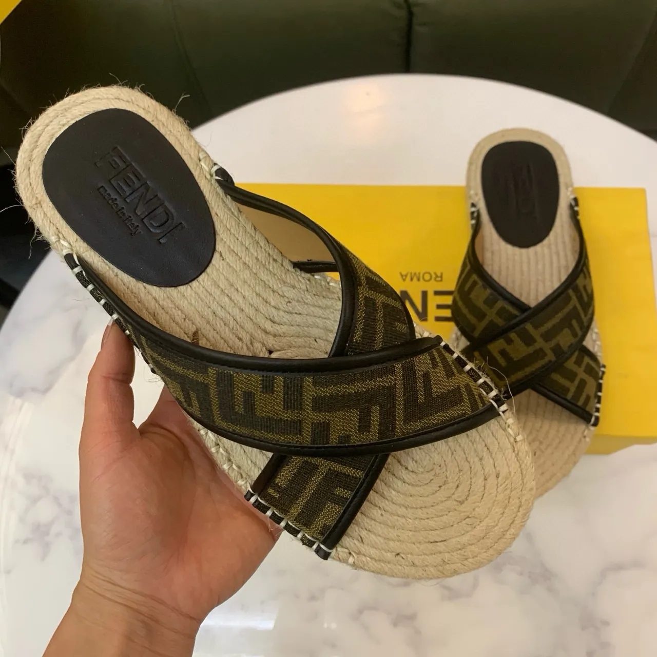 Fendi FF Espadrille Slides Beige Noir Brides Croisées Monogramme Toile Mules 5