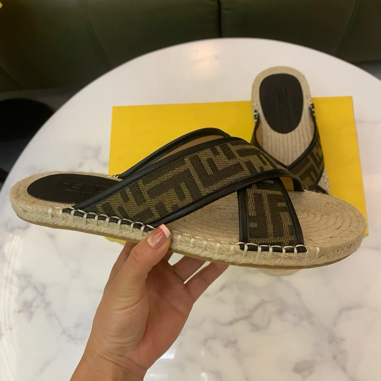 Fendi FF Espadrille Slides Beige Noir Brides Croisées Monogramme Toile Mules 7