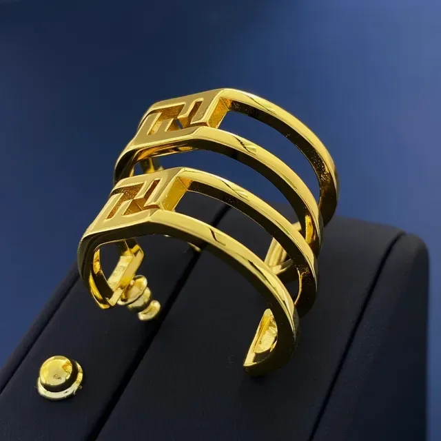 Brincos de argola Fendi FF Logo tom dourado multi-bar 3