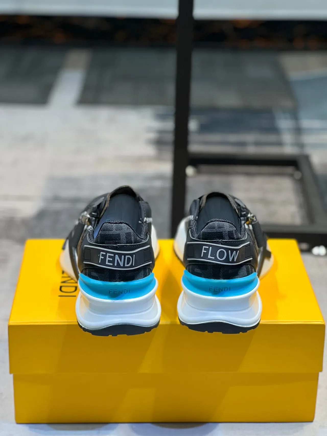 Fendi First Chaussures Chunky Noires et Bleues avec Fermeture Éclair et Monogram FF 2