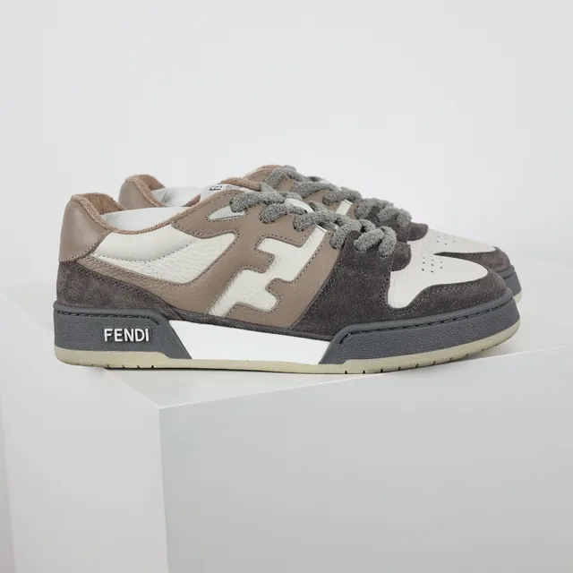 Fendi Gris Beige Sneakers à Partie Supérieure en Matériau Mixte avec Panneaux en Daim et Cuir 3