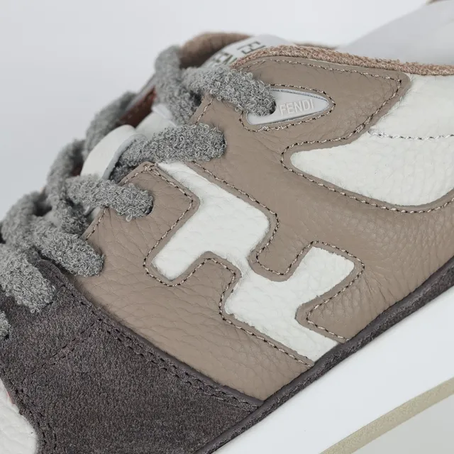 Fendi Gris Beige Sneakers à Partie Supérieure en Matériau Mixte avec Panneaux en Daim et Cuir 6